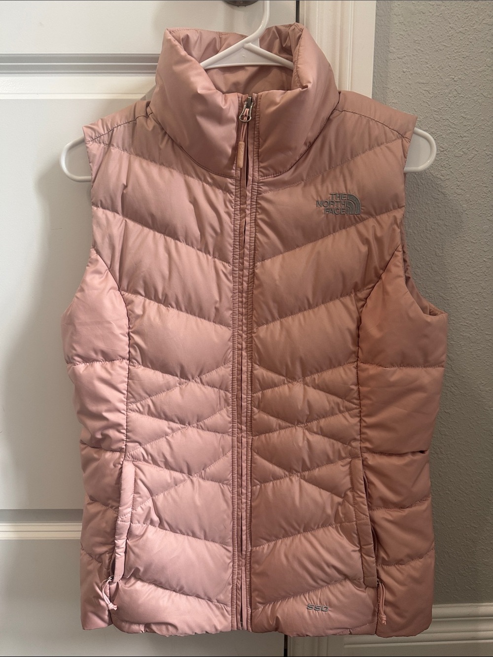 The North Face Puffy 550 Insulated Vest in Dusty Rose women’s small